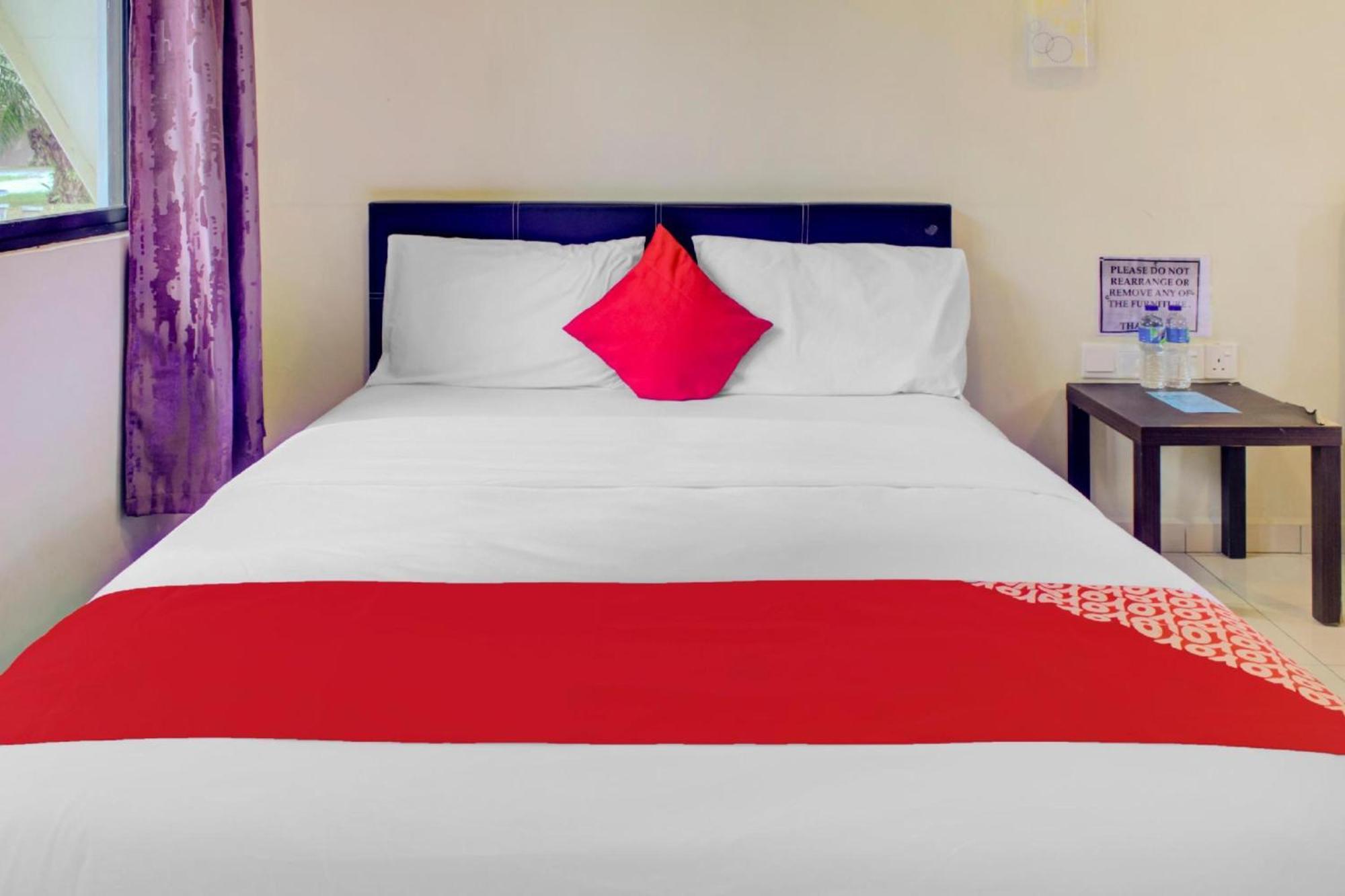 Super Oyo 89896 Sedili Inn Resort Kota Tinggi Eksteriør billede