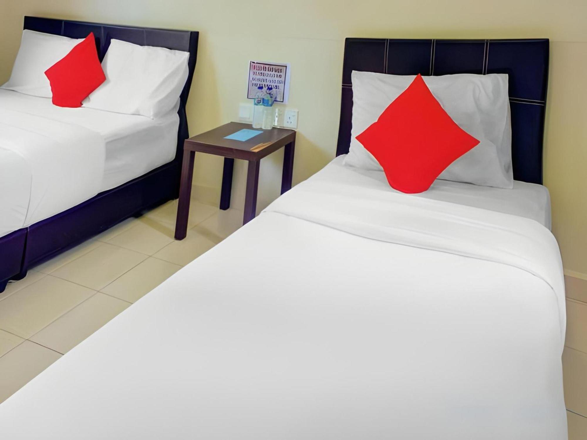 Super Oyo 89896 Sedili Inn Resort Kota Tinggi Eksteriør billede
