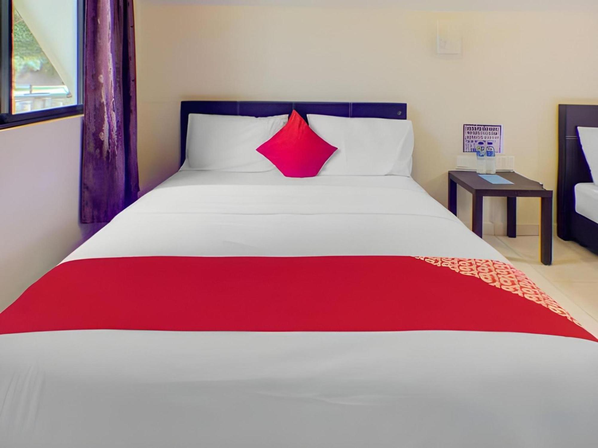 Super Oyo 89896 Sedili Inn Resort Kota Tinggi Eksteriør billede