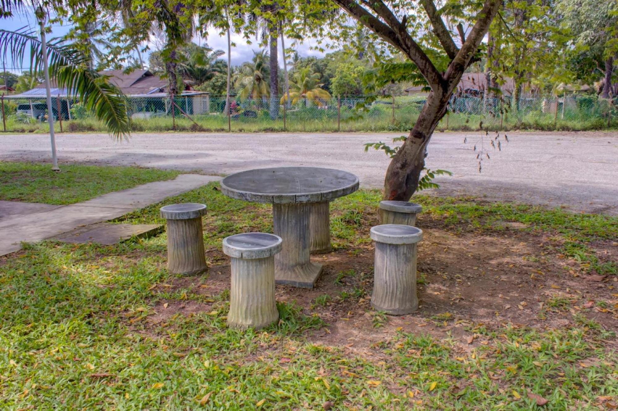 Super Oyo 89896 Sedili Inn Resort Kota Tinggi Eksteriør billede