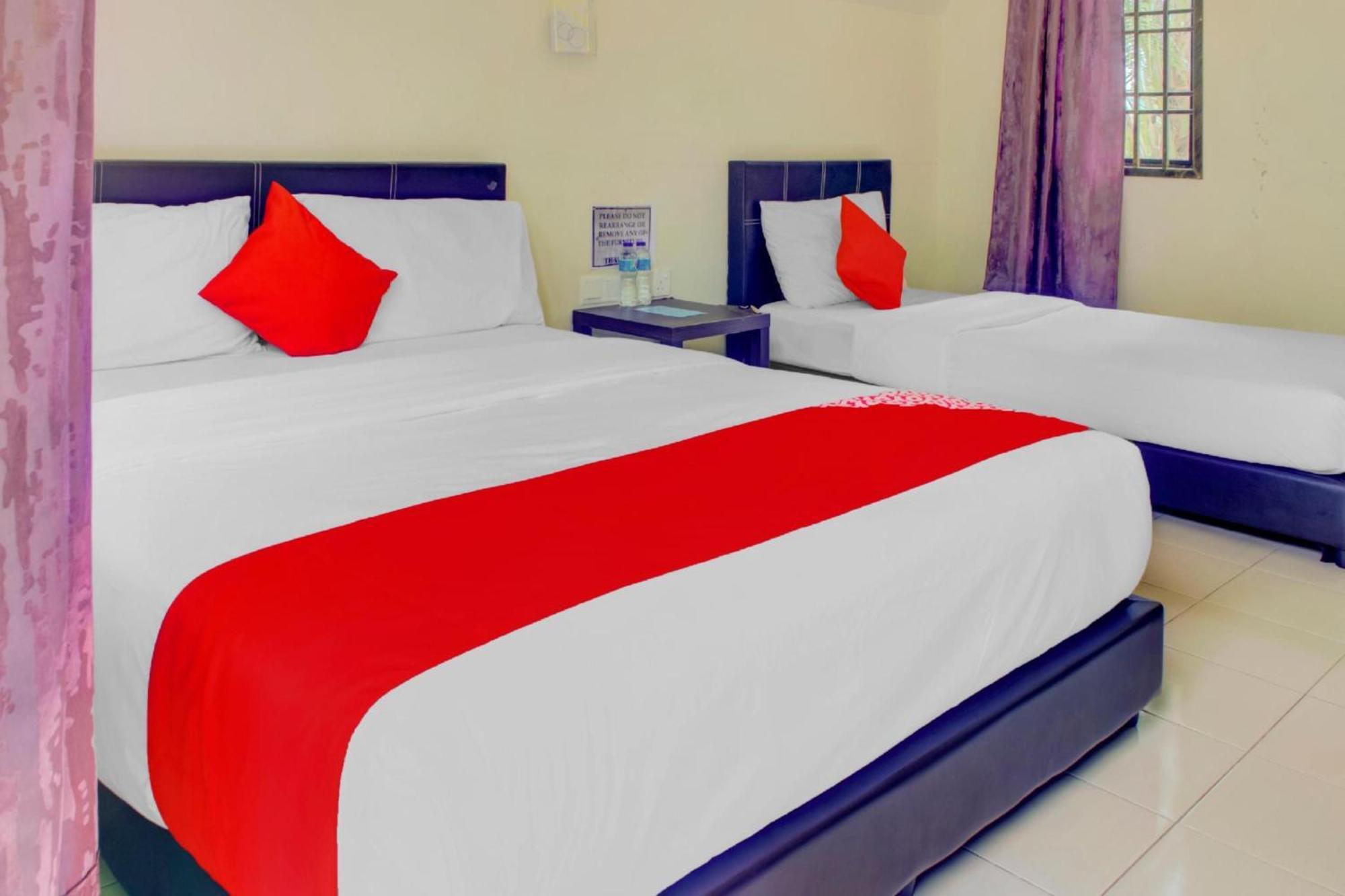 Super Oyo 89896 Sedili Inn Resort Kota Tinggi Eksteriør billede