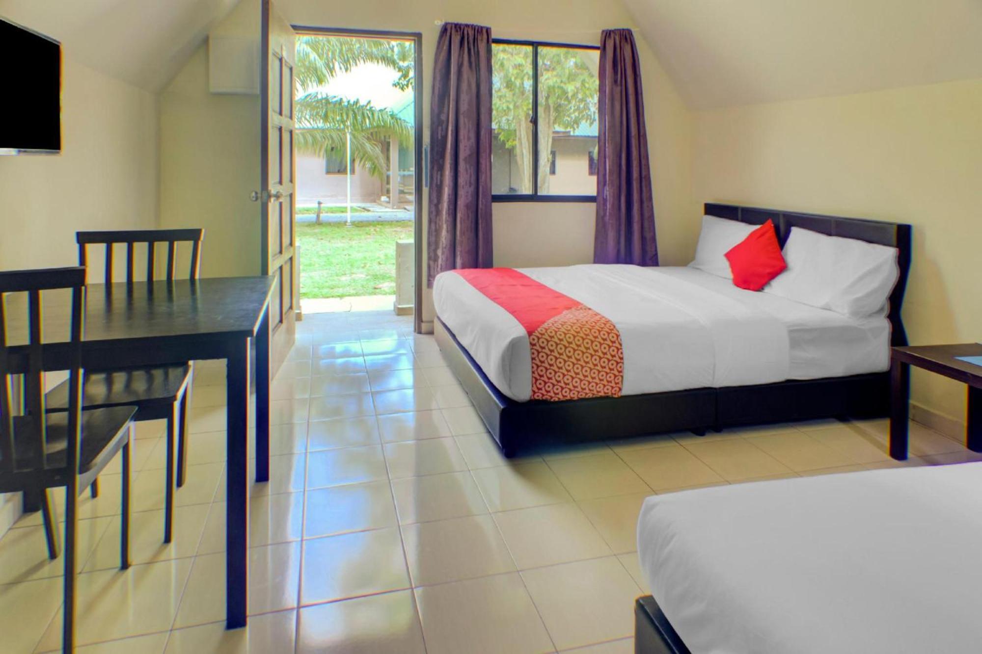 Super Oyo 89896 Sedili Inn Resort Kota Tinggi Eksteriør billede