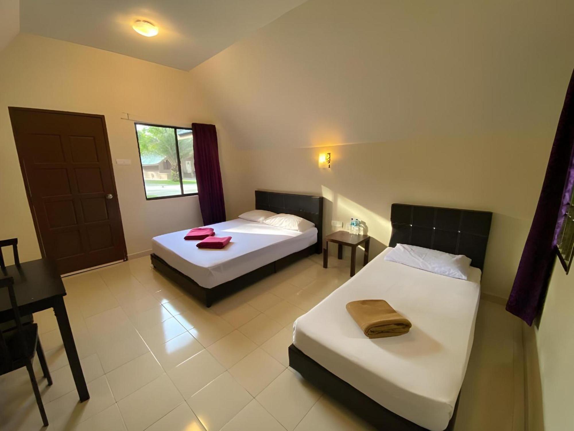 Super Oyo 89896 Sedili Inn Resort Kota Tinggi Eksteriør billede