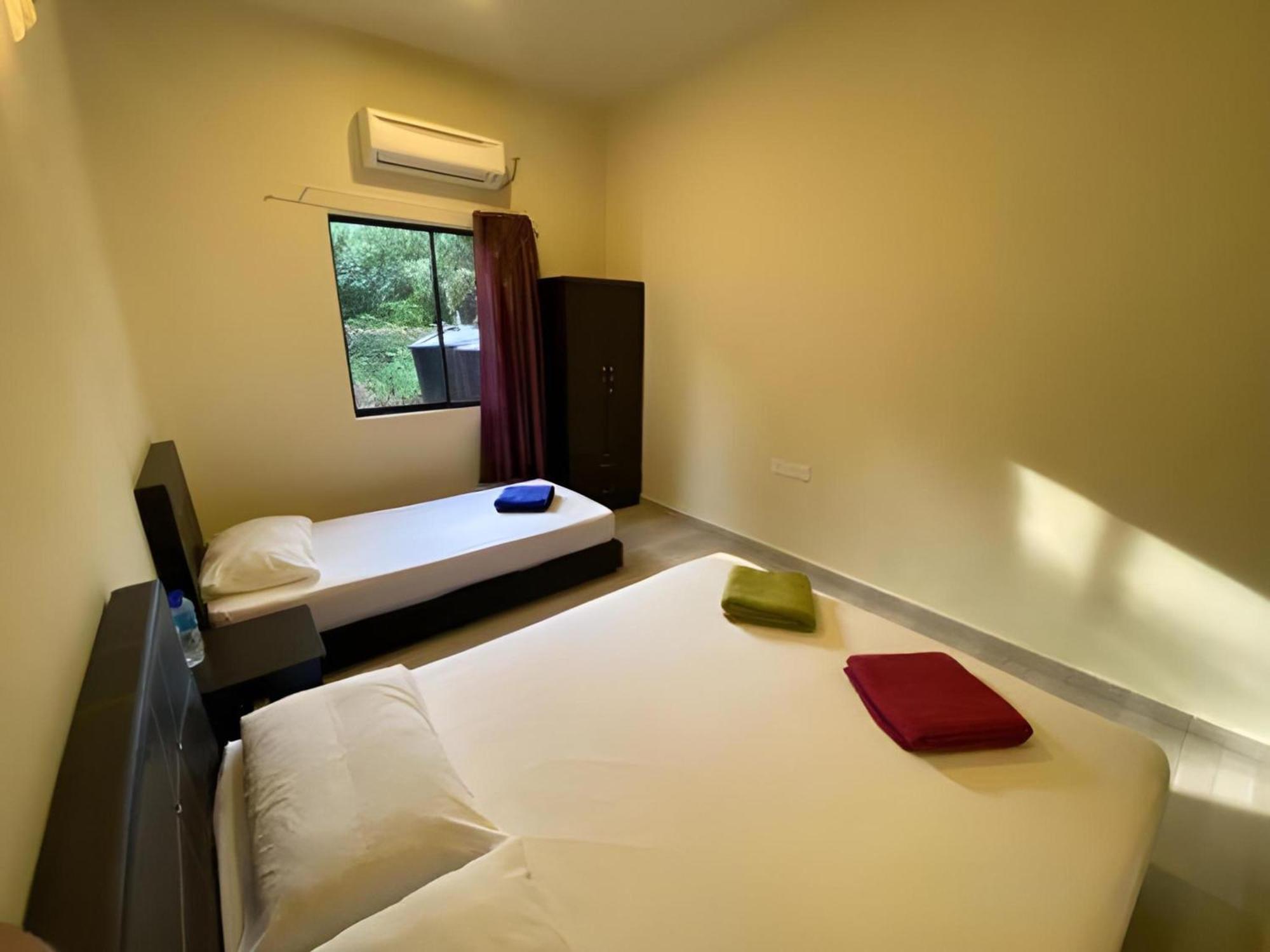 Super Oyo 89896 Sedili Inn Resort Kota Tinggi Eksteriør billede