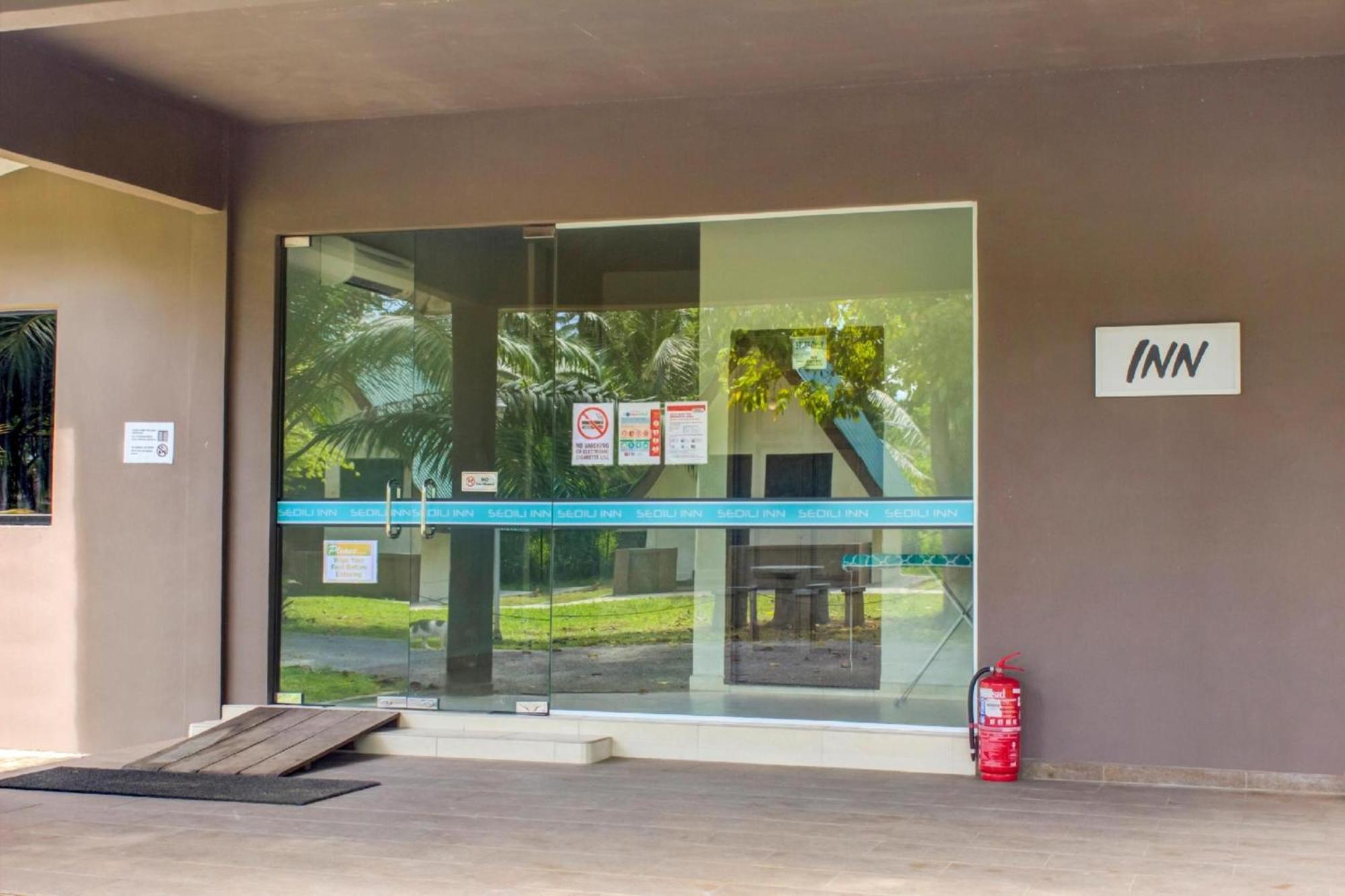 Super Oyo 89896 Sedili Inn Resort Kota Tinggi Eksteriør billede